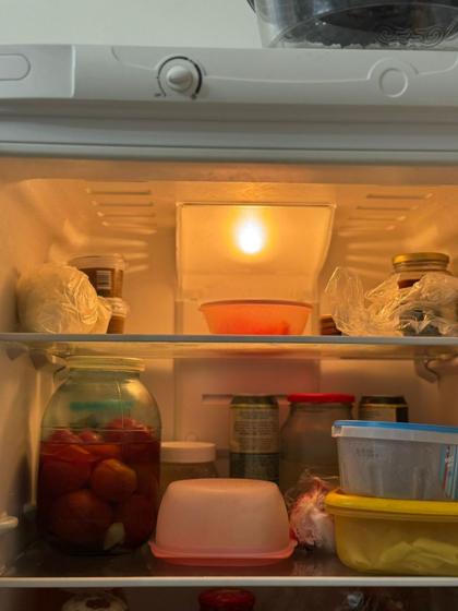 В холодильной камере −4…−6, продукты замерзают — заслонка после отключений света — фото 1
